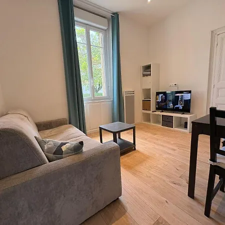 公寓 ღ Virelia - T2 Cosy, Proche La Sirene, Wifi, Parking 拉罗歇尔